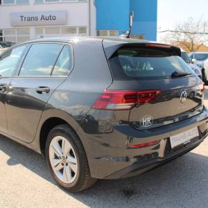 VW Golf VIII 1.0 eTSi DSG