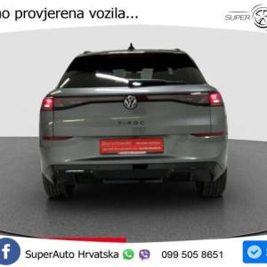 VW T-Roc 1.5 eTSI DSG R-Line Black Style 150 KS, LED+ACC+PANO+GR SJED+360+PARK