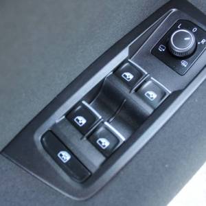 VW Touran 2.0 TDi DSG 150ks *VIRTUAL, NAVIGACIJA, KAMERA*