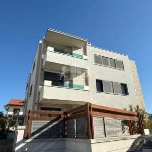 Zadar - Mocire | 3S+DB stan s vrtom