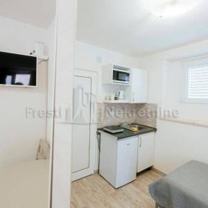 ZADAR, POLUOTOK,  APARTMANSKA KUĆA, UHODANA U TURISTIČKOM NAJMU