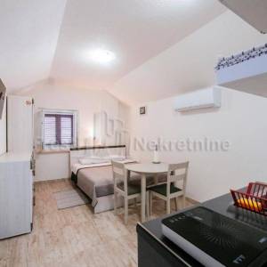 ZADAR, POLUOTOK,  APARTMANSKA KUĆA, UHODANA U TURISTIČKOM NAJMU