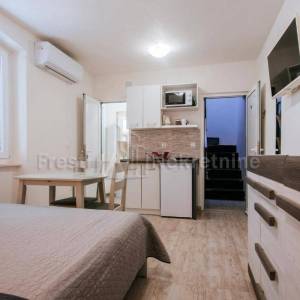 ZADAR, POLUOTOK,  APARTMANSKA KUĆA, UHODANA U TURISTIČKOM NAJMU