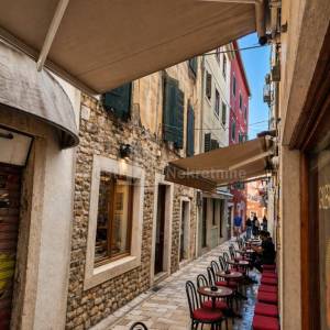 ZADAR, POLUOTOK,  APARTMANSKA KUĆA, UHODANA U TURISTIČKOM NAJMU