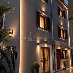 ZADAR, POLUOTOK,  APARTMANSKA KUĆA, UHODANA U TURISTIČKOM NAJMU