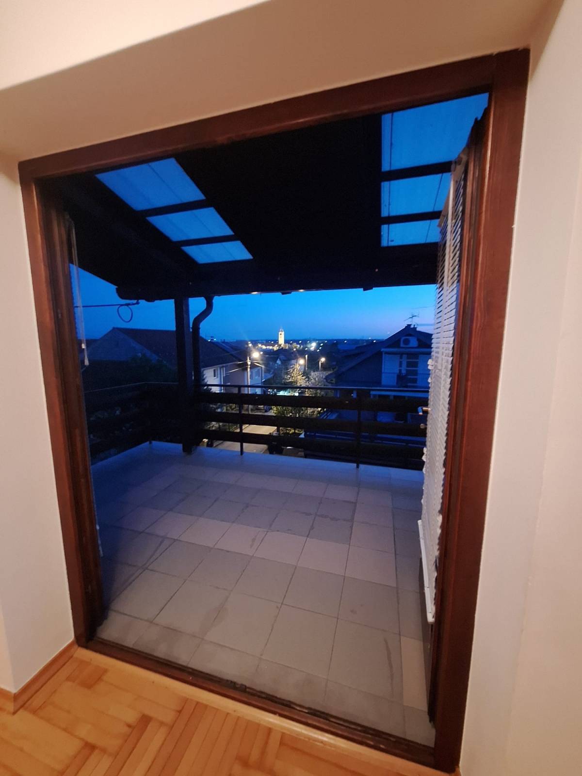 Zagreb - Brestje, Tupekova, 4-sobni stan 85m2, terasa 11,60m2, 2VPM