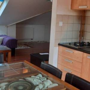 Zagreb-Črnomerec, 2.5-sobni stan u potkrovlju zgrade s liftom, 65m2