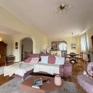 Zagreb, Dubrava-Novoselec, Kuća s dva stana 358 m2, na parceli  od  911 m2