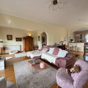 Zagreb, Dubrava-Novoselec, Kuća s dva stana 358 m2, na parceli  od  911 m2