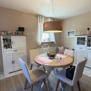 Zagreb, Dubrava-Novoselec, Kuća s dva stana 358 m2, na parceli  od  911 m2