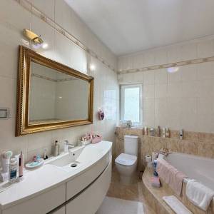 Zagreb, Dubrava-Novoselec, Kuća s dva stana 358 m2, na parceli  od  911 m2