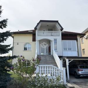 Zagreb, Dubrava-Novoselec, Kuća s dva stana 358 m2, na parceli  od  911 m2
