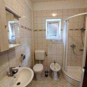 Zagreb, Gajevo, 2S stan u prizemlju kuće za smještaj stranih radnika