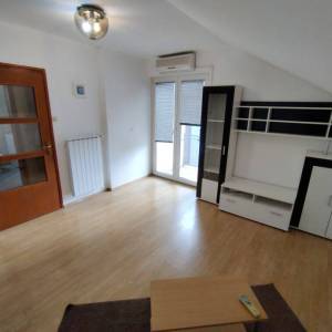 Zagreb, Gajevo, smještaj stranih radnika, 2S stan s balkonom