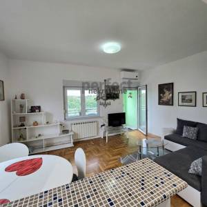 Zagreb-Gornja Kustošija, 2S stan s loggiom 52m2, mirna lokacija