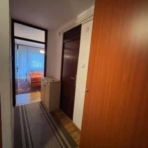 Zagreb-Prečko, 2-sobni stan s loggiom, 68m2, blizina svih sadržaja