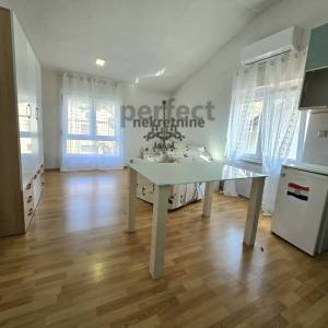 Zagreb-Trnava, 1.5-sob, 55m2, 1.kat, terasa, parking