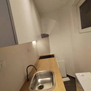 Zagreb-Vinogradska, novouređen 1S stan s balkonom, 20m2, I.kat