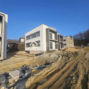 Zagreb,Oporovec,4-S 87m2(S2P4) u prizemlju s parkingom,garažom i vrtom