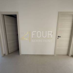 Zakup, Škurinje, poslovni prostor - uredi, 147m2