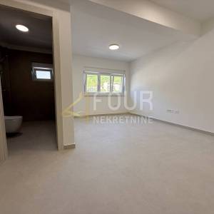 Zakup, Škurinje, poslovni prostor - uredi, 147m2