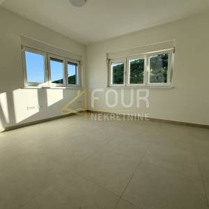 Zakup, Škurinje, poslovni prostor - uredi, 147m2