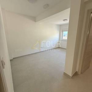 Zakup, Škurinje, poslovni prostor - uredi, 147m2