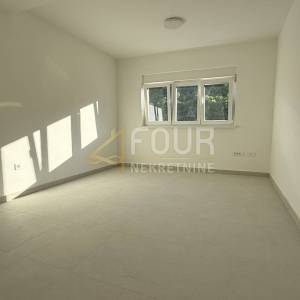 Zakup, Škurinje, poslovni prostor - uredi, 147m2