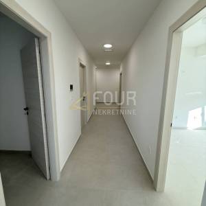 Zakup, Škurinje, poslovni prostor - uredi, 147m2