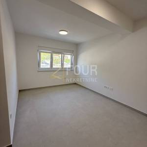 Zakup, Škurinje, poslovni prostor - uredi, 147m2