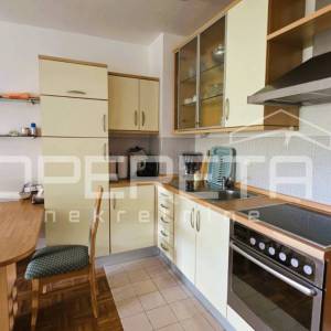 APARTMAN, POGLED NA MORE, GARAŽA, SKLADIŠTE, NOVI VINODOLSKI, 89 M2