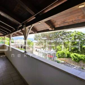 APARTMAN, POGLED NA MORE, GARAŽA, SKLADIŠTE, NOVI VINODOLSKI, 89 M2