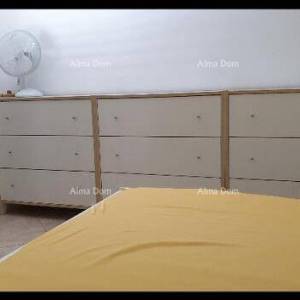 Apartman u prizemlju s terasom – Mareda, 300 m od plaže