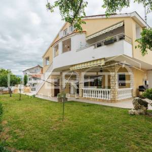Apartmanska kuća uz more – bez troška vode i struje!