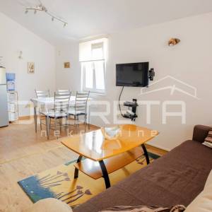Apartmanska kuća uz more – bez troška vode i struje!