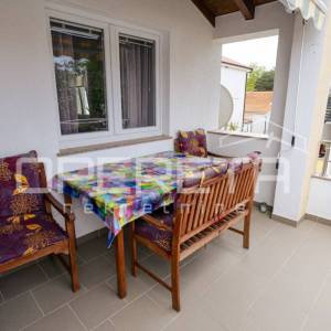 Apartmanska kuća uz more – bez troška vode i struje!