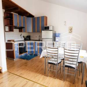 Apartmanska kuća uz more – bez troška vode i struje!