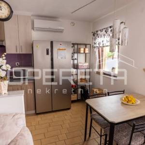 Apartmanska kuća uz more – bez troška vode i struje!
