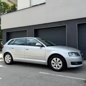 AUDI A3 1.6TDI //161tkm//prvi vlasnik//dvozonska klima//odličan//