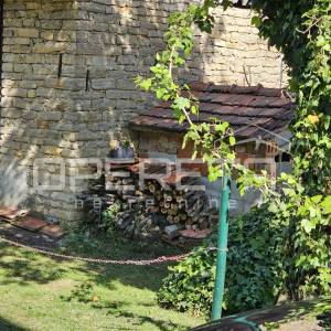 Autentična kamena kuća za obnovu