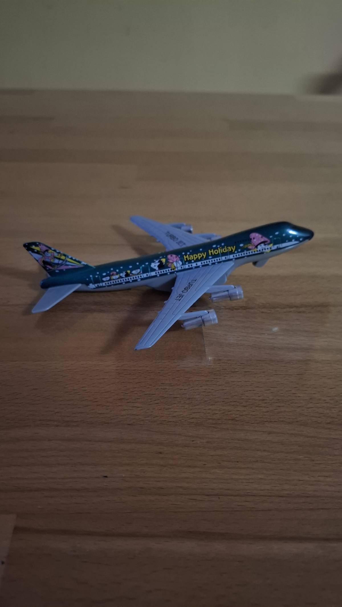 Avion Happy Holiday