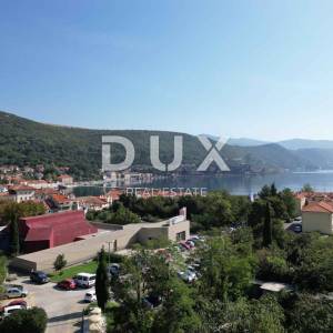 BAKAR, CENTAR - građevinsko zemljište u strogom centru grada Bakra 1.300 m2 s pogledom na more za stambenu zgradu - stanove / a...