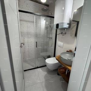 Bale – potpuno renovirana kamena kuća u centru, 116 m²