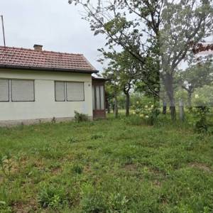 Baranja Batina vikend kuća 35 m2 legalizirana! - povoljno
