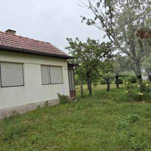 Baranja Batina vikend kuća 35 m2 legalizirana! - povoljno