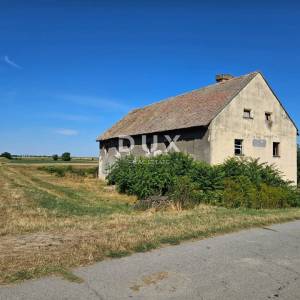 BELI MANASTIR, BRANJINA - objekt na osami 900m2 s 4000m2 okućnice