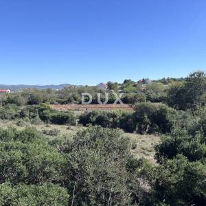 BIOGRAD, RAŠTANE - Građevinsko zemljište 1334 m2