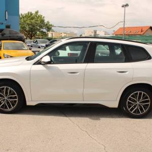 BMW X1 xDrive 23i M-paket AUTOMATIK *HEAD UP,LED,NAVIGACIJA,KAMERA*
