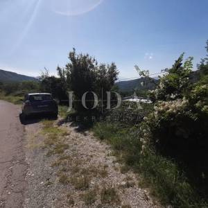 Bribir, kuća s okućnicom