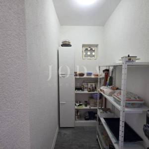 Bribir, kuća sa dva stana 